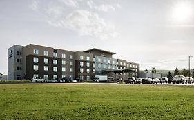 Pomeroy Inn & Suites Prince George